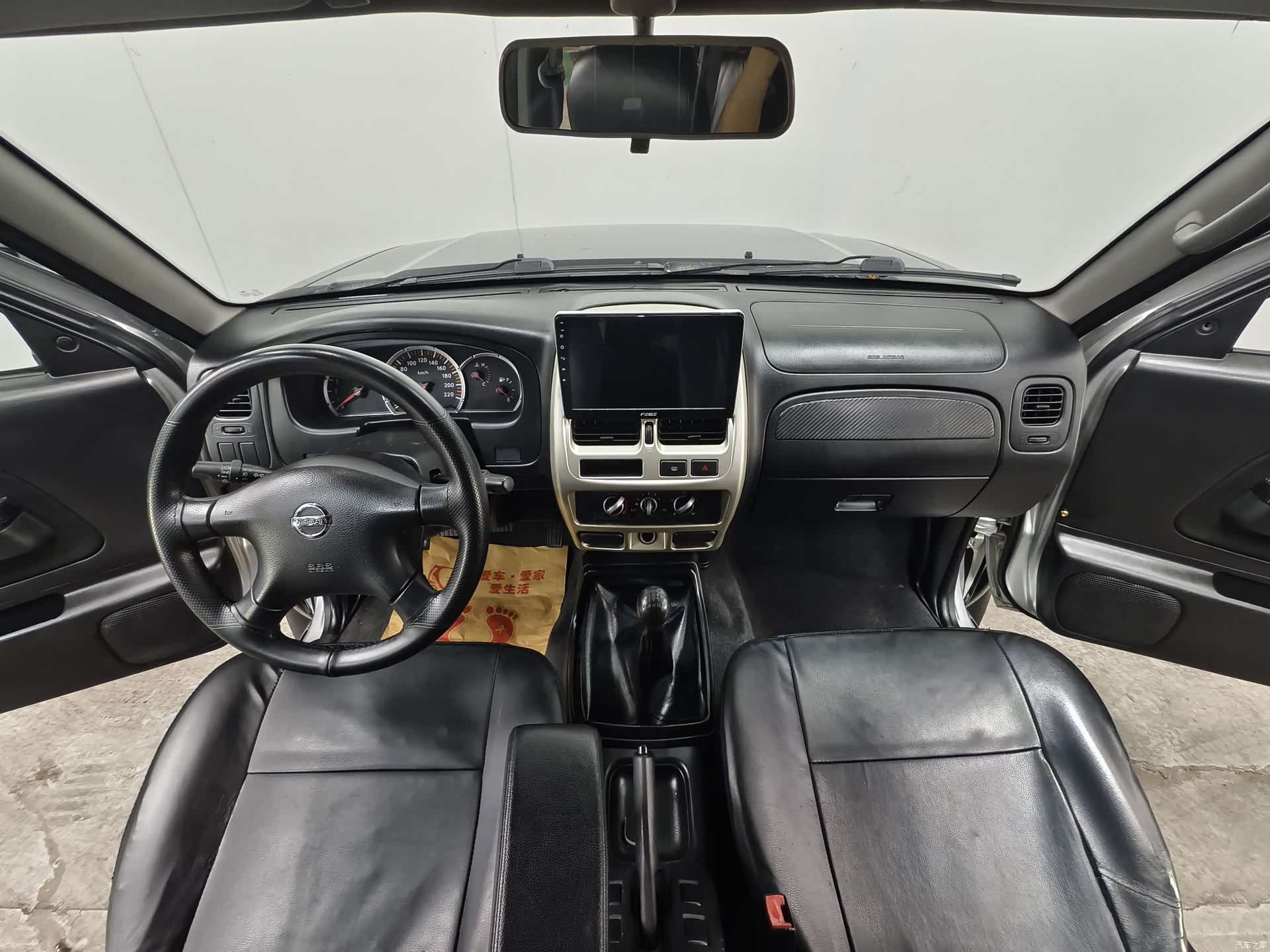 Nissan Paladin, 2012 9