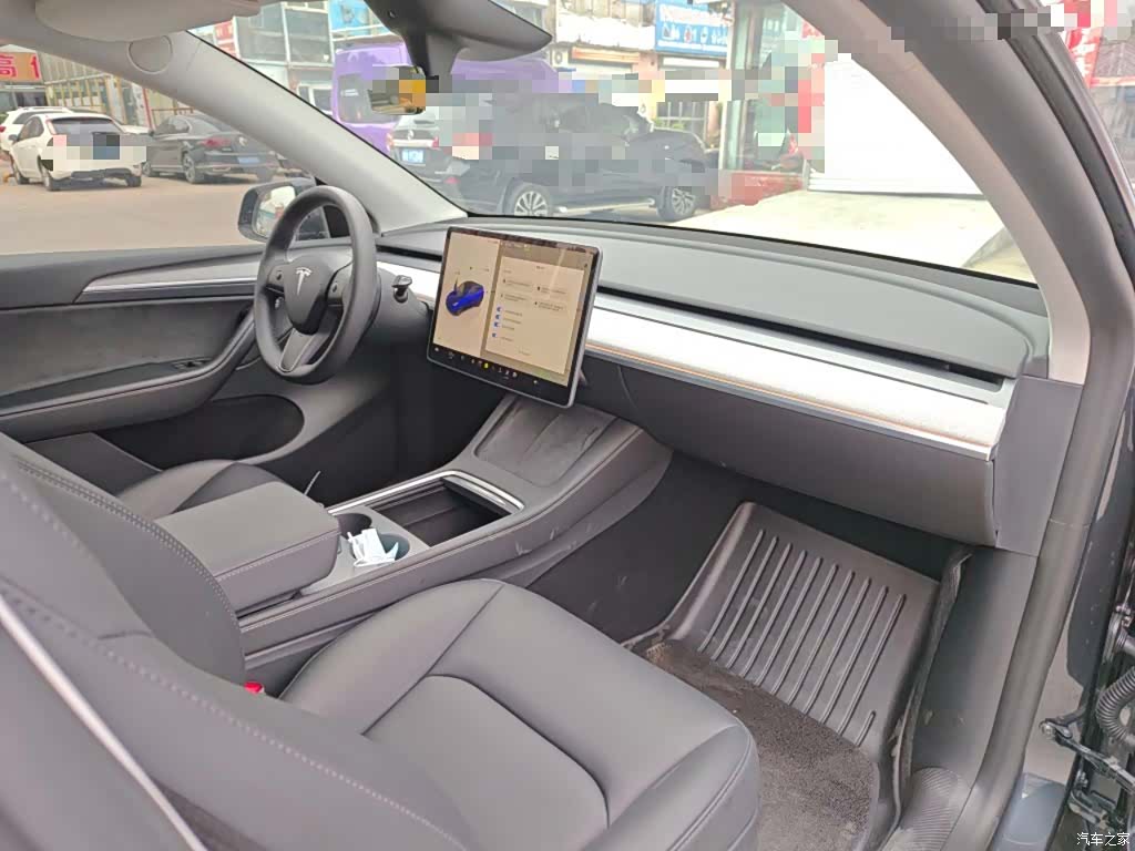 Tesla Model Y, 2024 19
