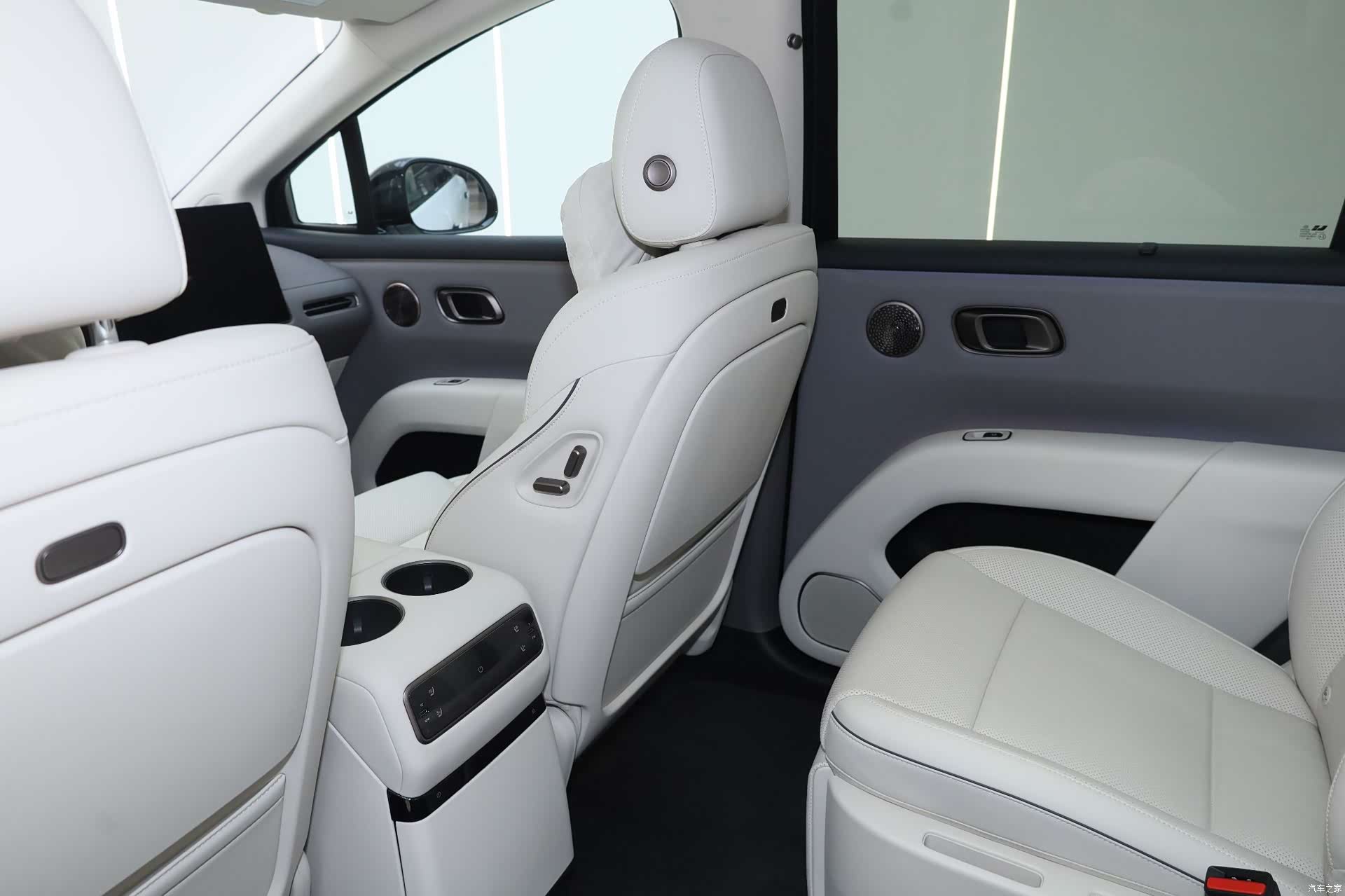 Li Auto i8, 2025 15