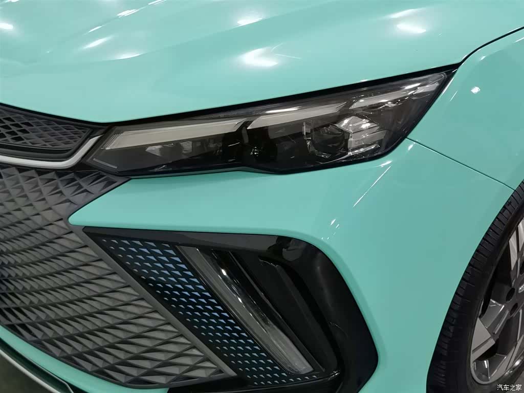 Geely Emgrand, 2023 7