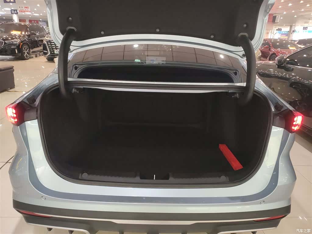Geely Galaxy L6, 2025 15