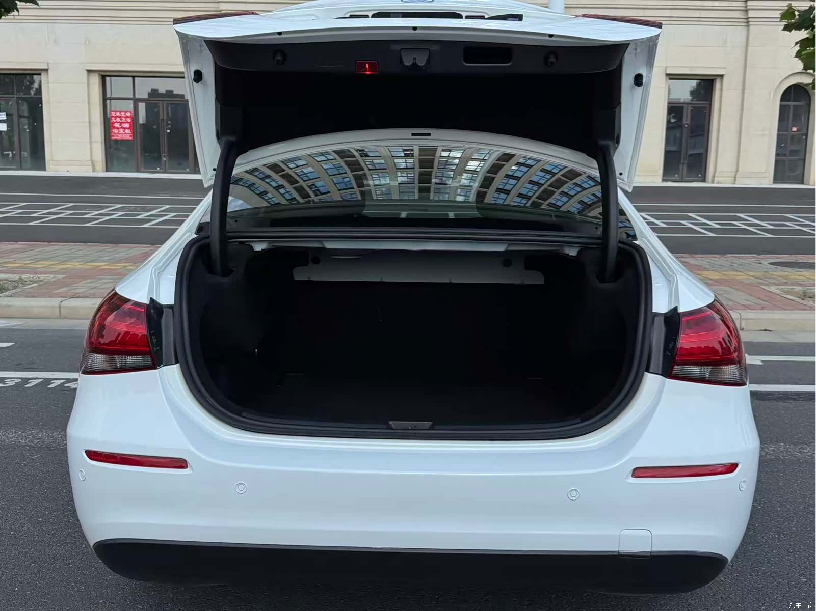 Mercedes-Benz A-Class, 2019 16