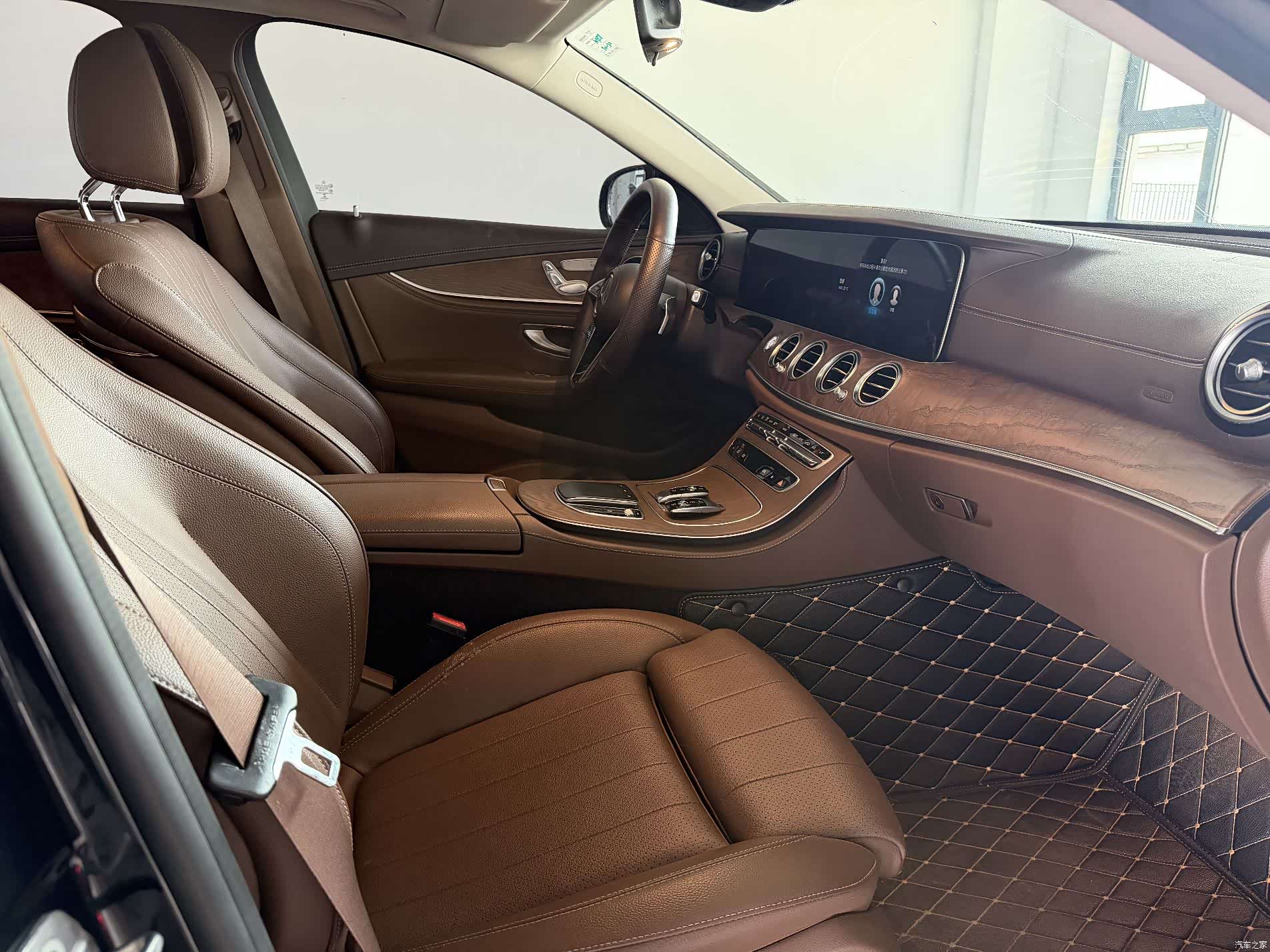 Mercedes-Benz E-Class, 2022 10