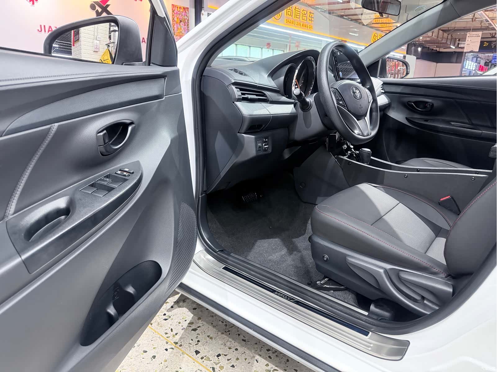 Toyota YARiS L, 2022 10