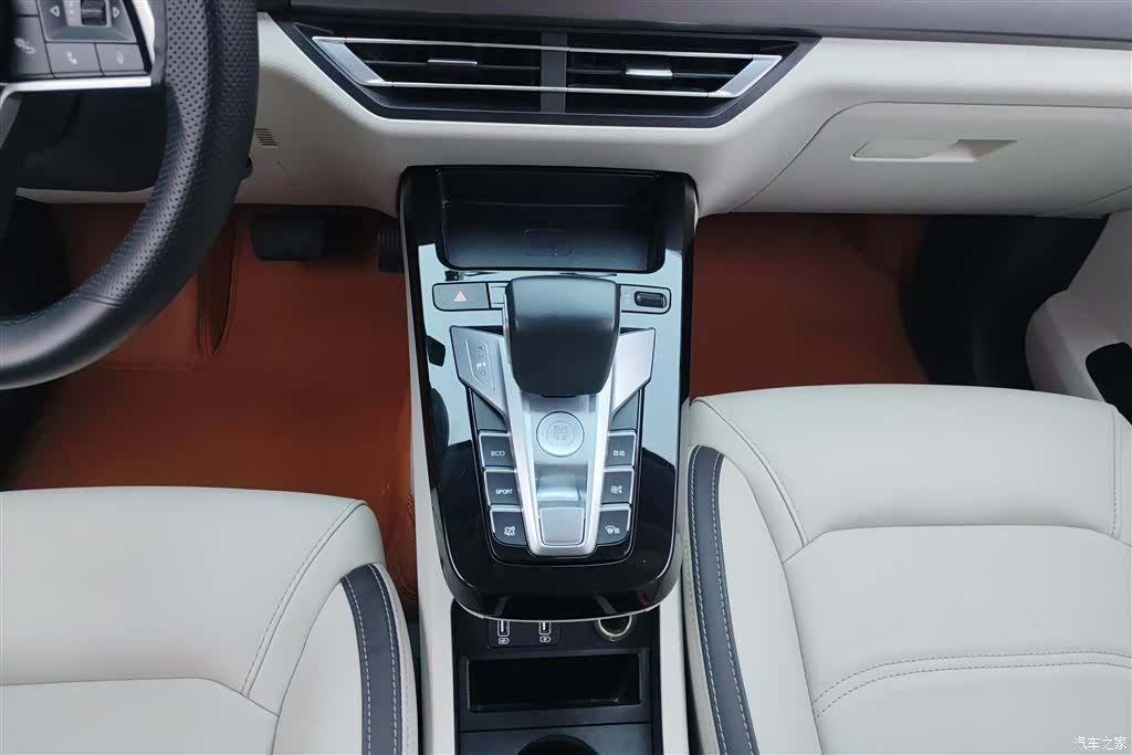 BYD Yuan, 2022 16