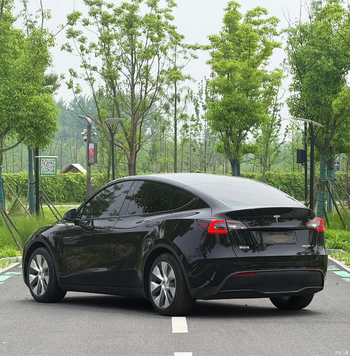 Tesla Model Y, 2022 10