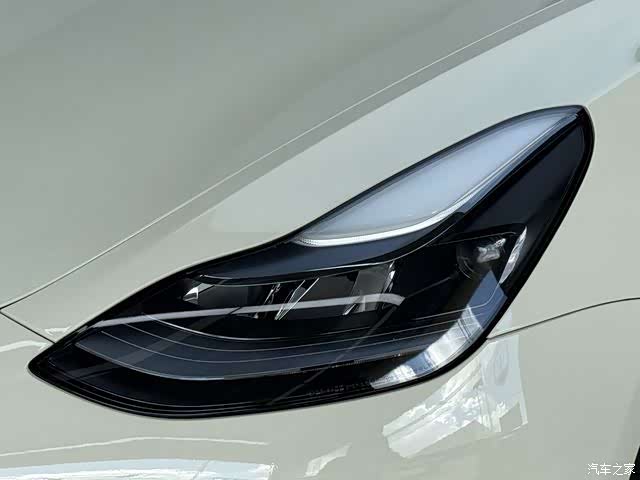 Tesla Model 3, 2023 19
