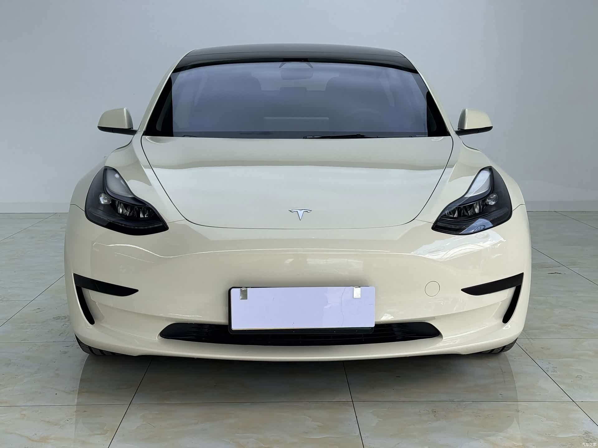 Tesla Model 3, 2023 2