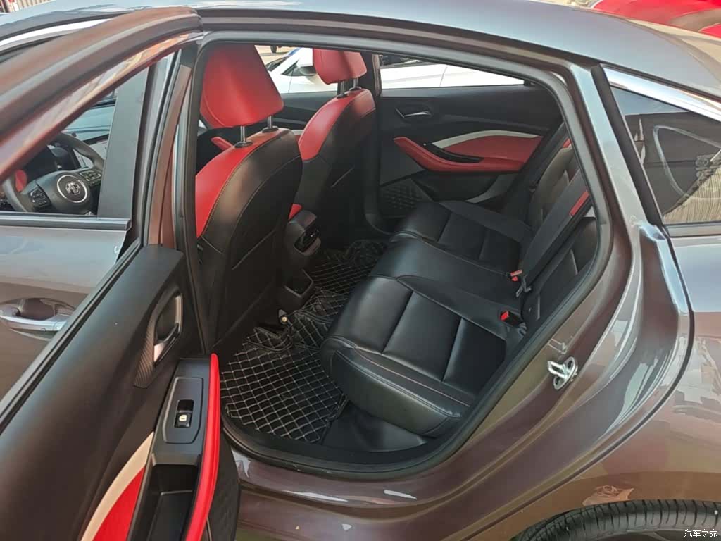 MG MG5, 2023 17