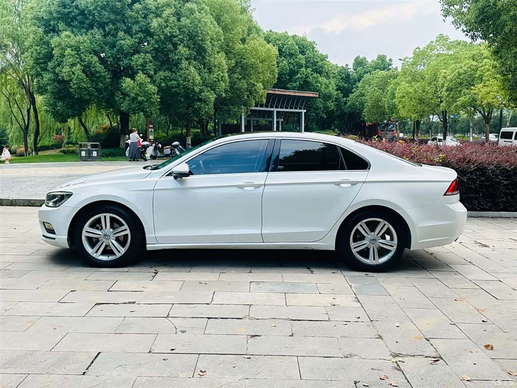 Volkswagen Lamando, 2016 13