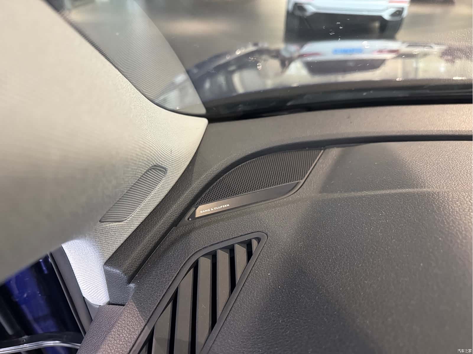Audi Q5L, 2020 10