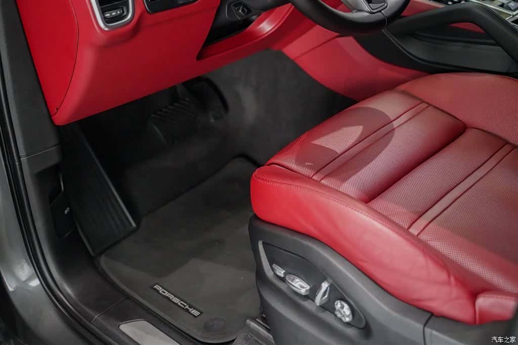 Porsche Cayenne, 2021 12