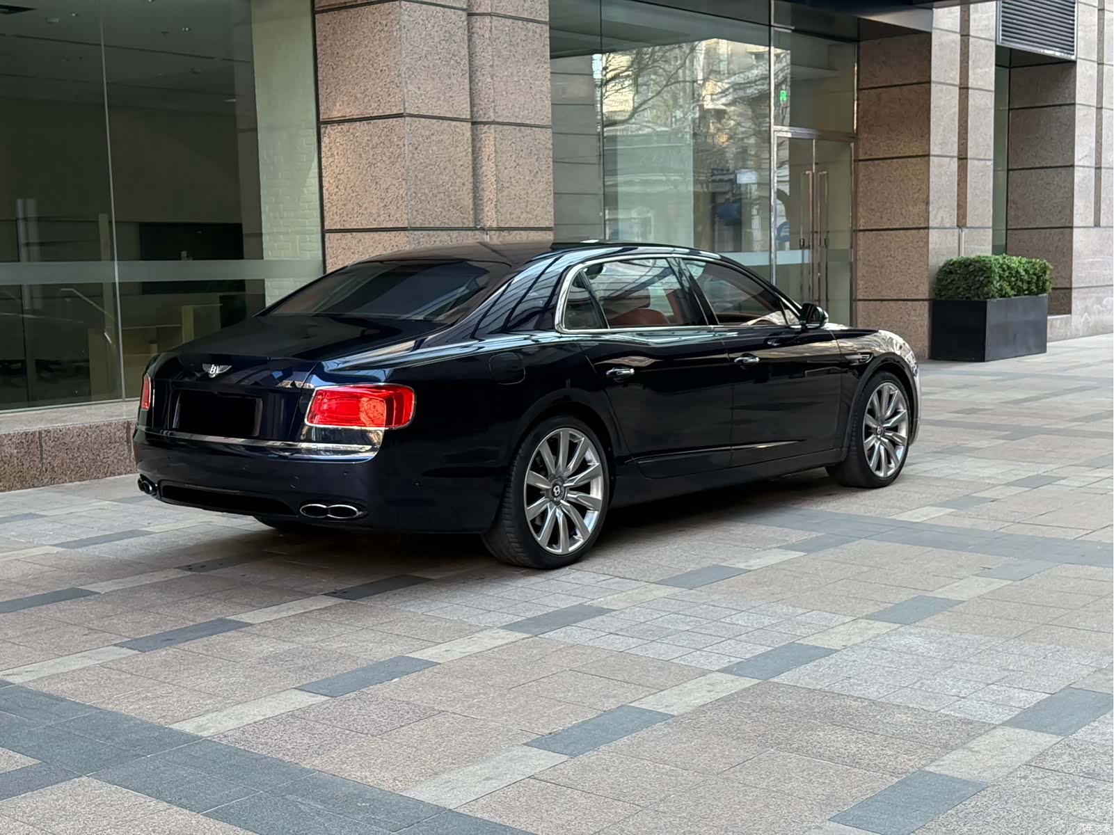 Bentley Flying Spur, 2018 3