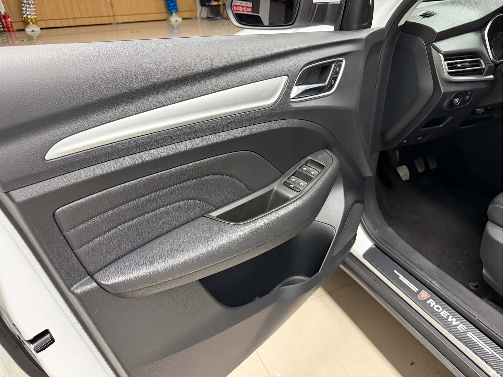 Roewe RX3, 2019 11