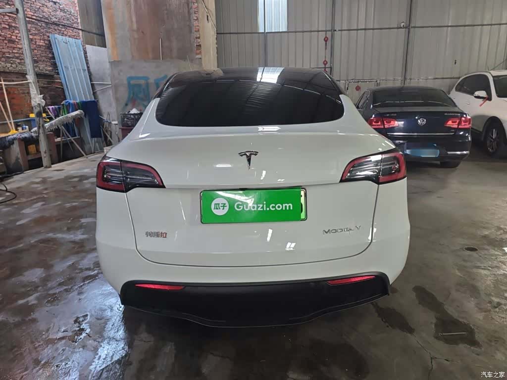 Tesla Model Y, 2025 6