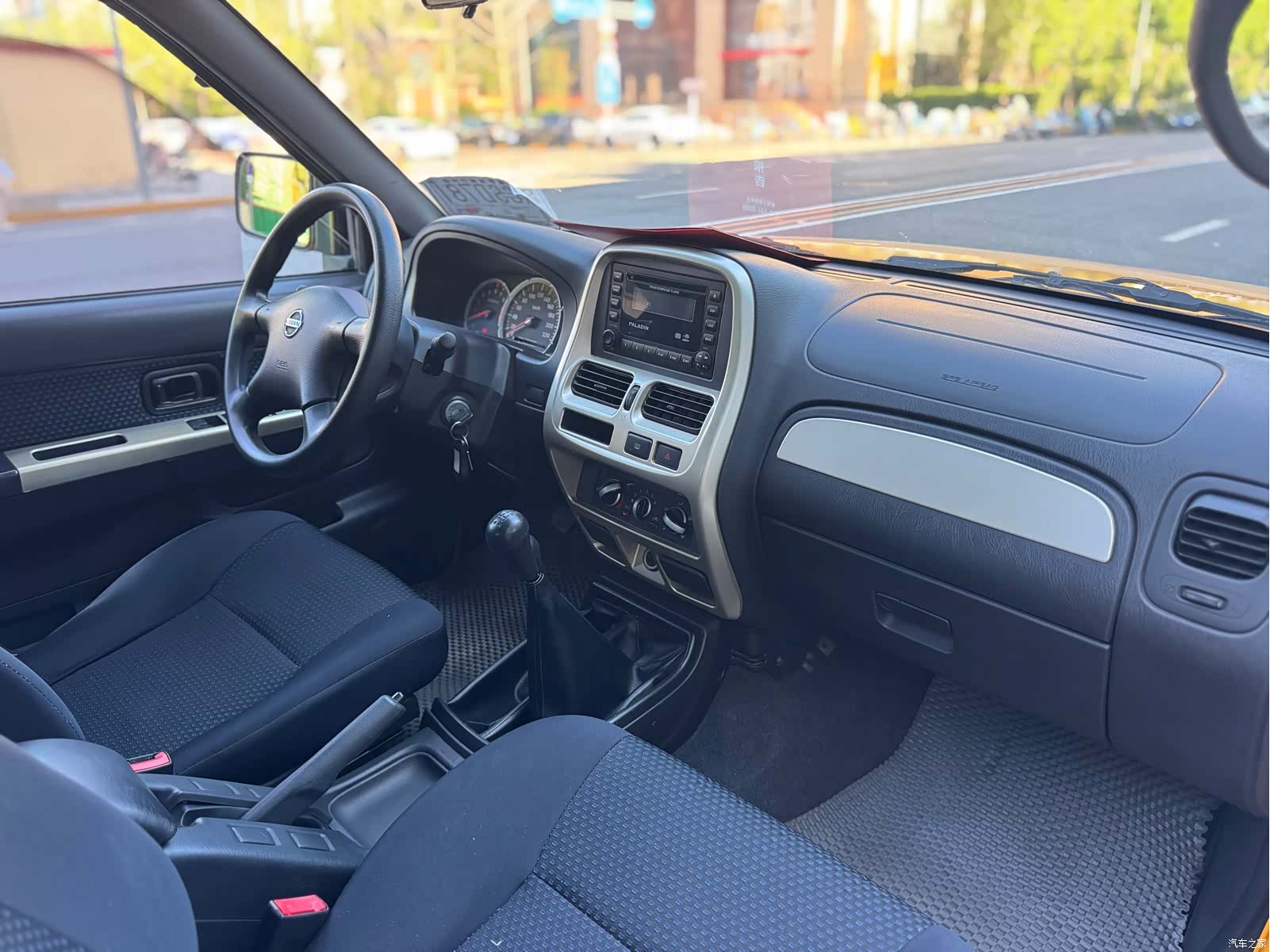 Nissan Paladin, 2014 9