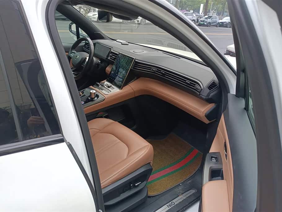 NIO ES6