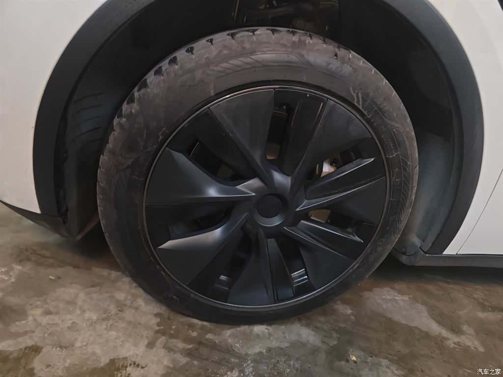 Tesla Model Y, 2025 23