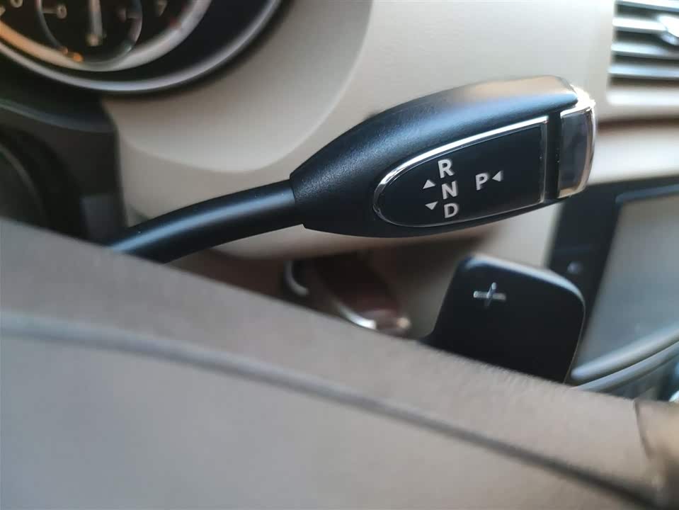 Mercedes-Benz R-class