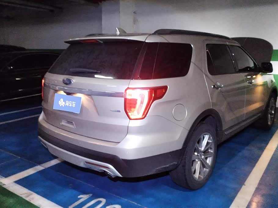 Ford Explorer Ford Explorer