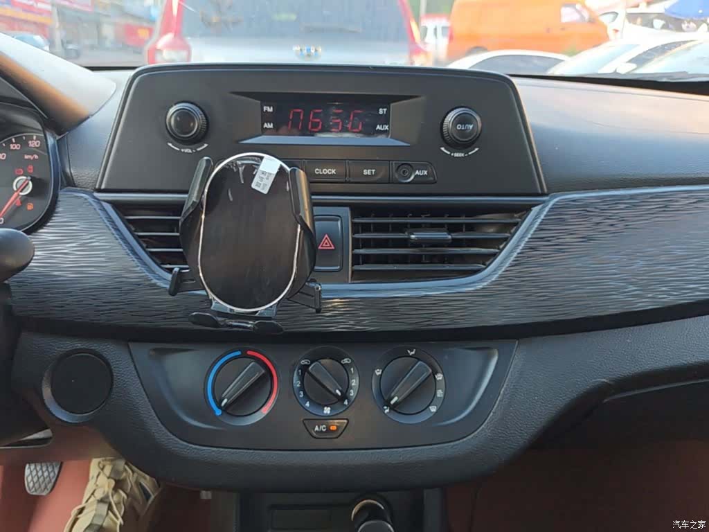 Wuling 310, 2017 13