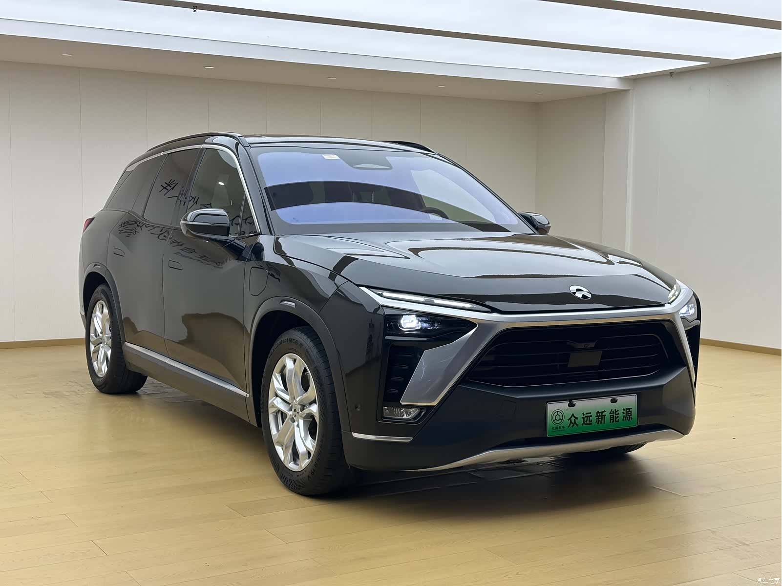 NIO ES8, 2021 4