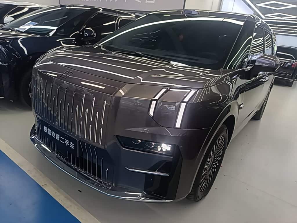 Zeekr 009 2024 мест Executive 108kWh