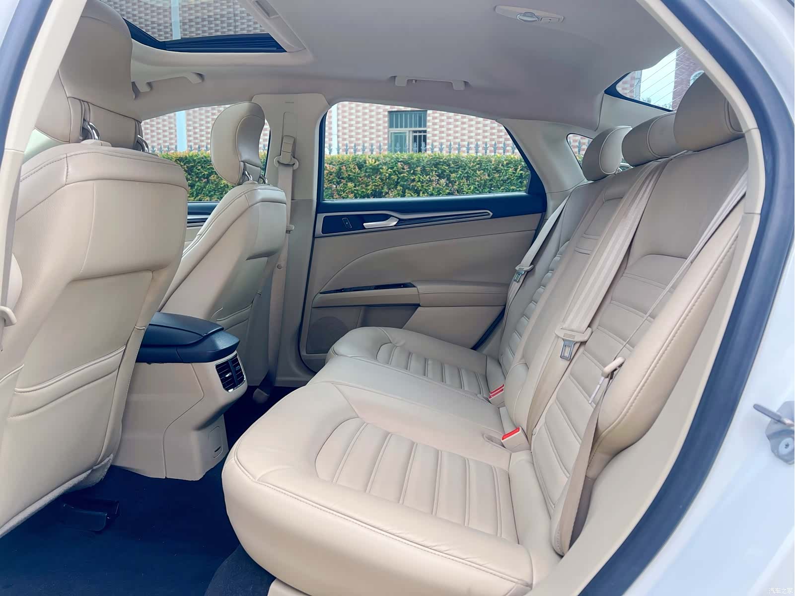 Ford Mondeo, 2015 9