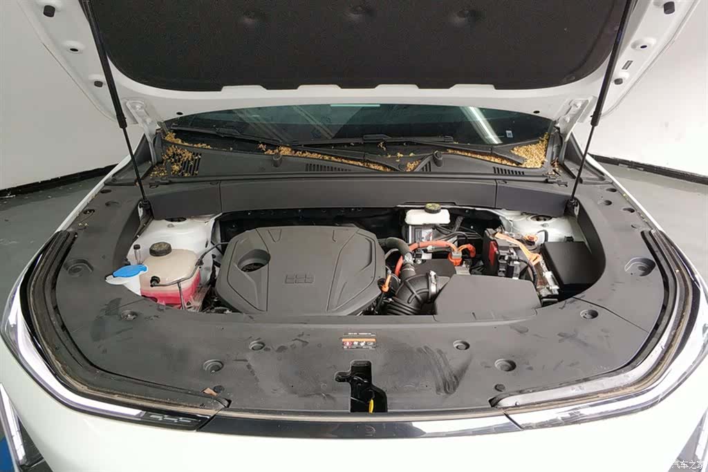 Geely Galaxy L7, 2025 10