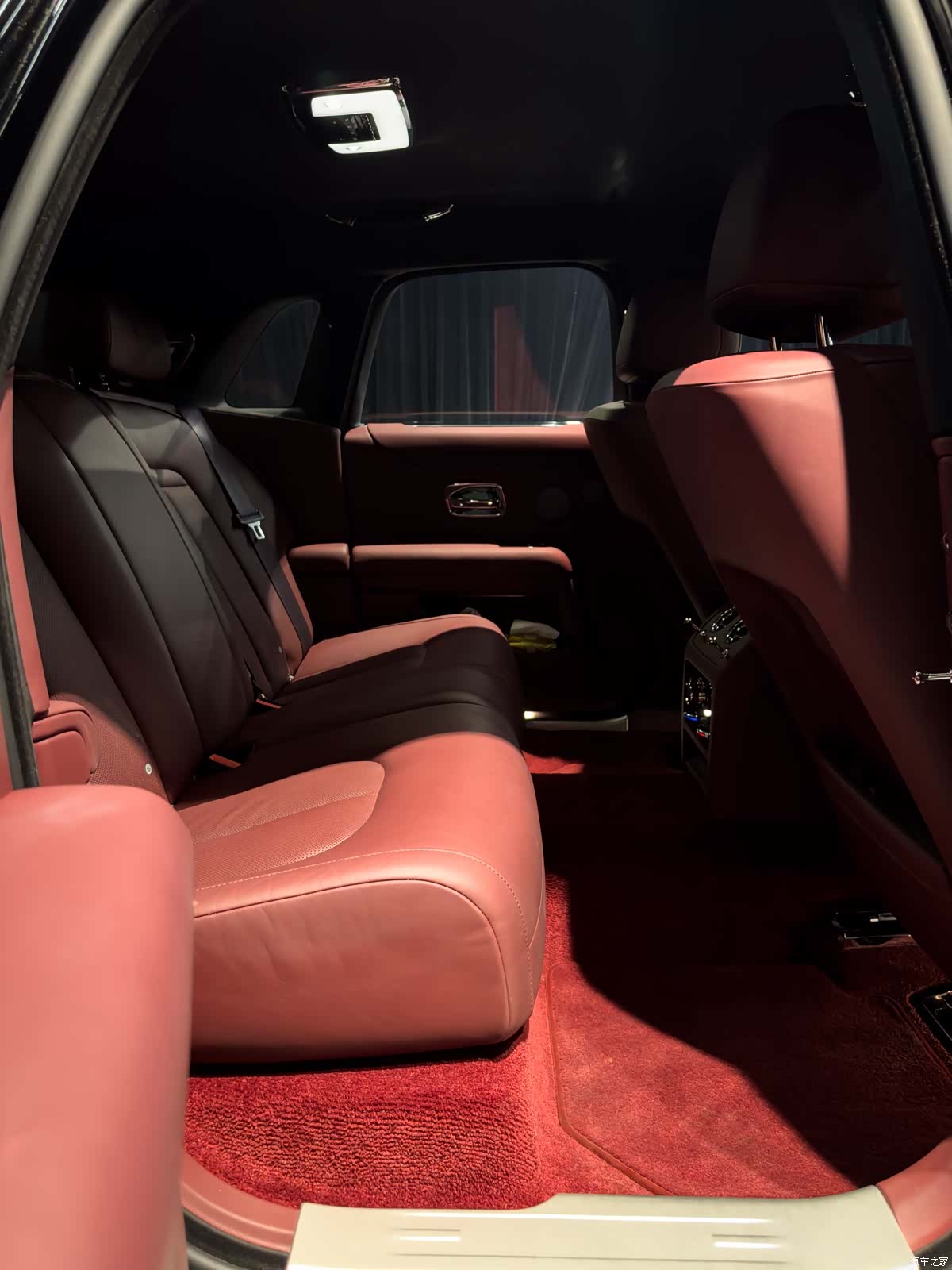 Rolls-Royce Ghost, 2022 14