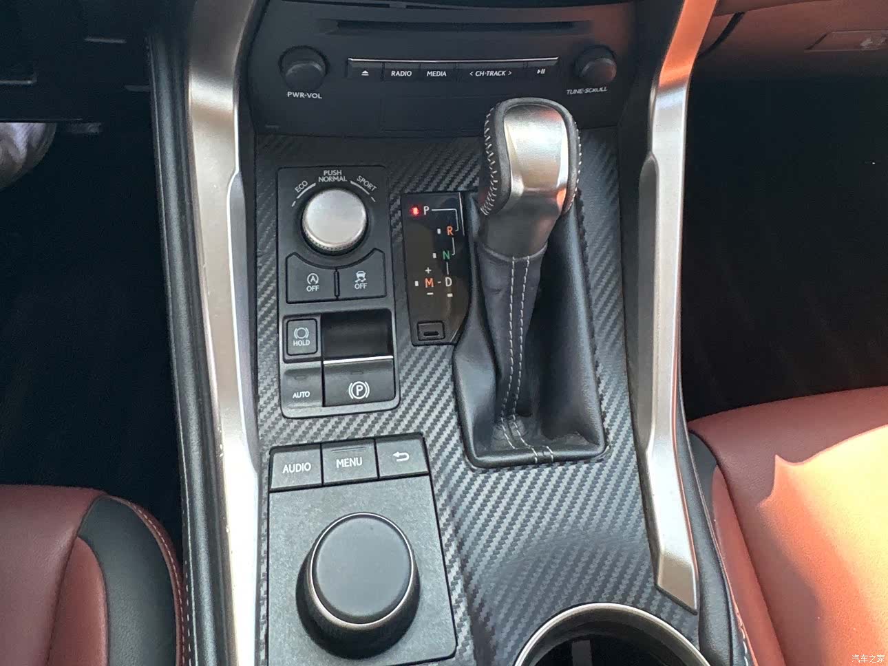 Lexus NX, 2015 13