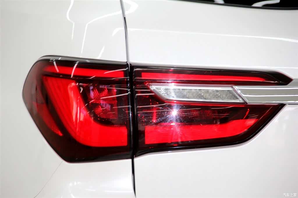 Infiniti QX80, 2020 32