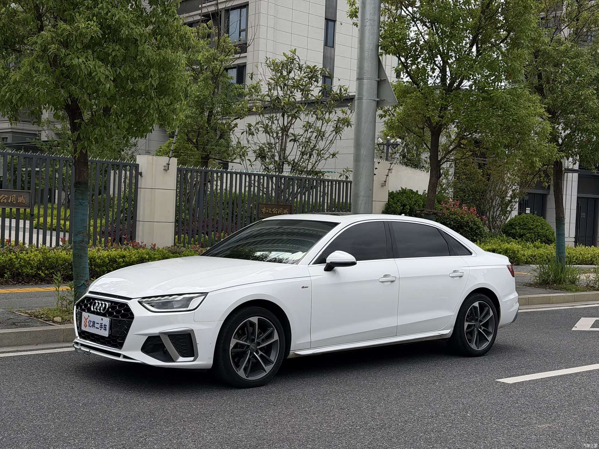 Audi A4L, 2022 1