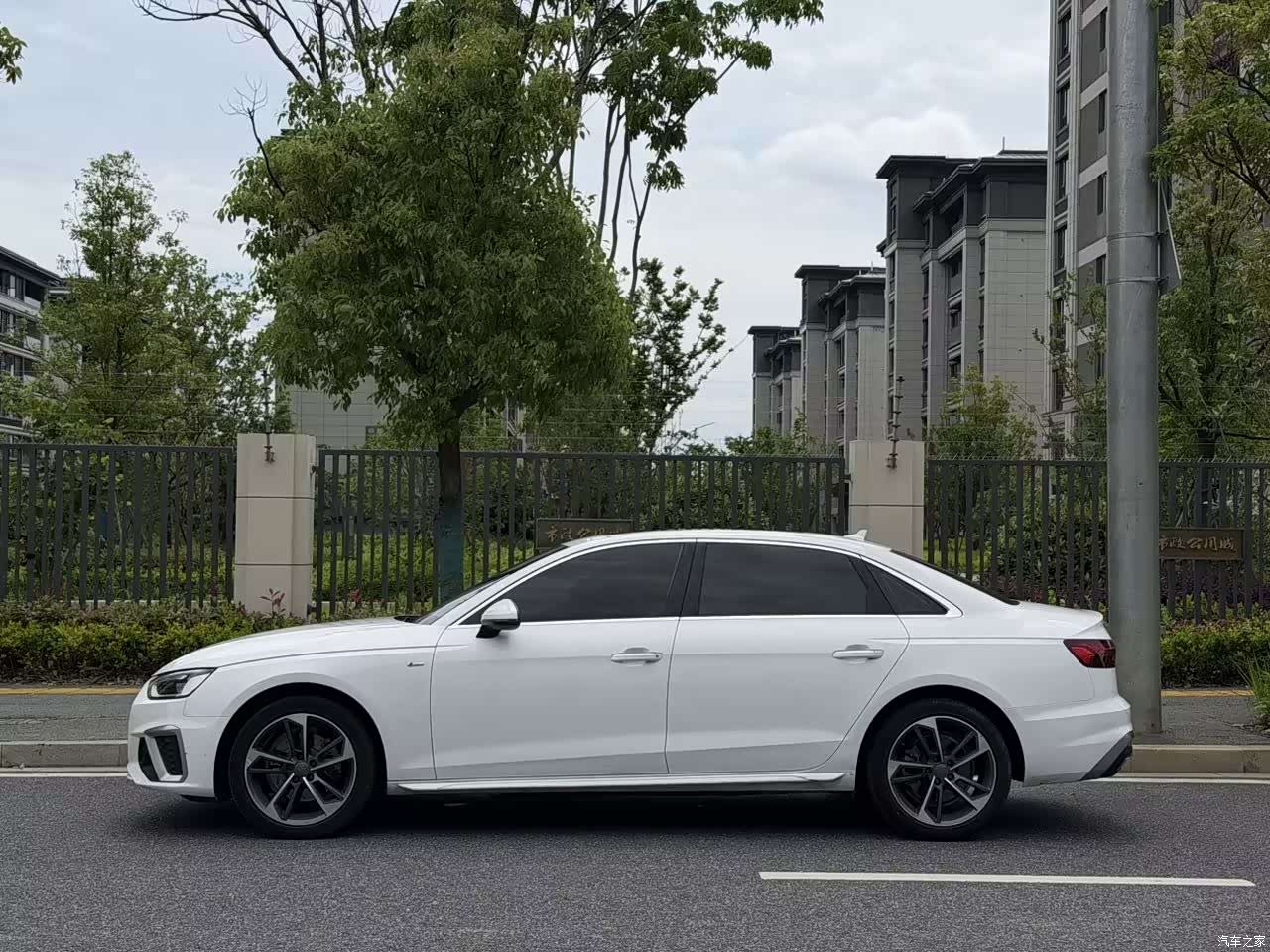 Audi A4L, 2022 4