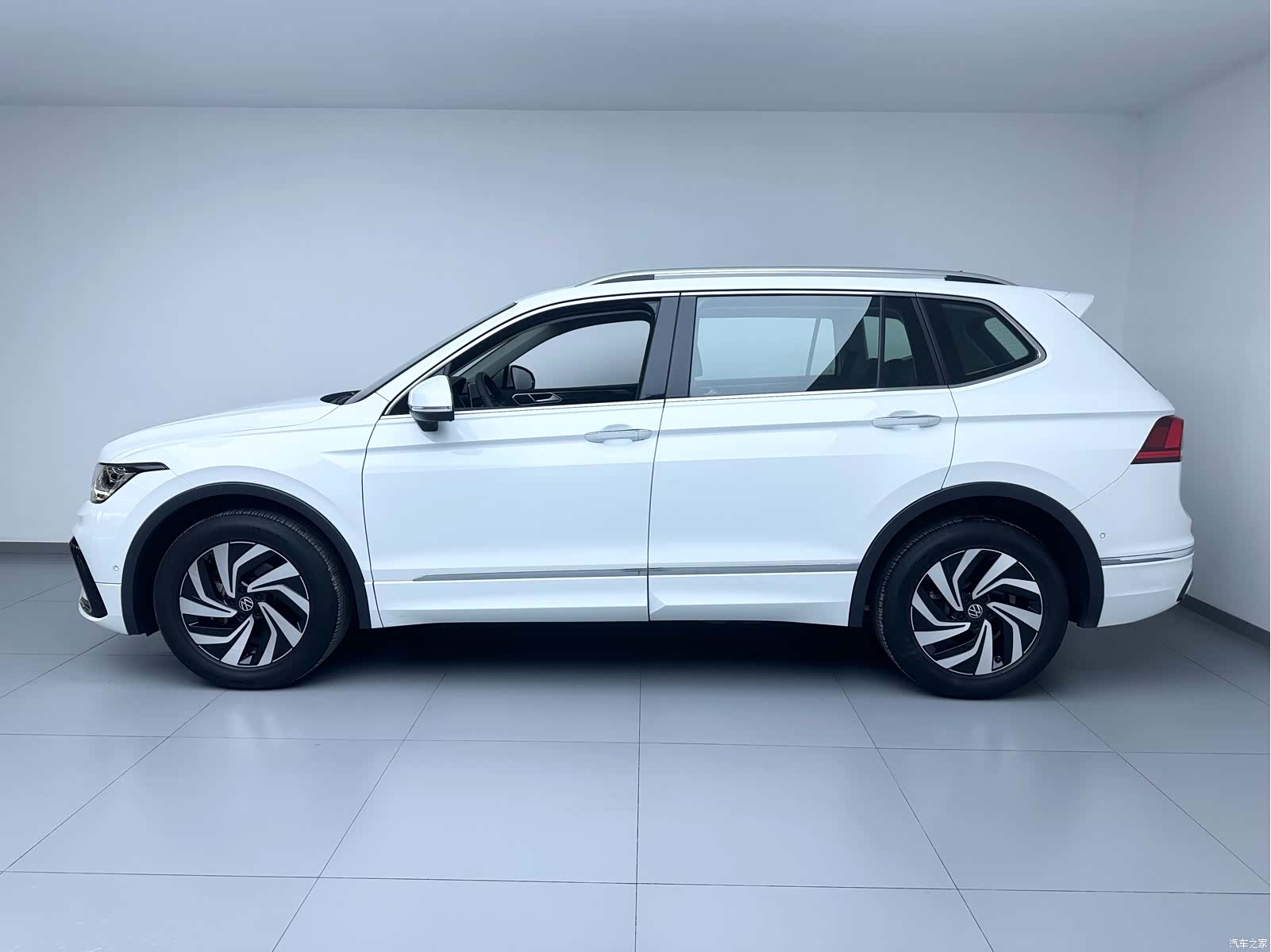 Volkswagen Tiguan L, 2024 4