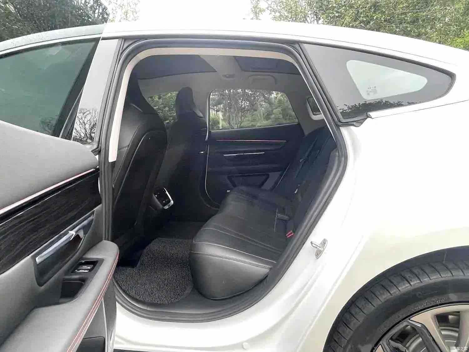 Xpeng P7, 2022 7