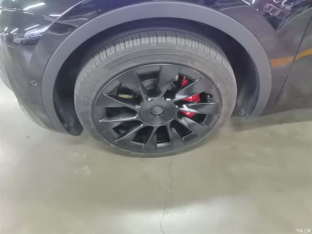 Tesla Model Y, 2023 23