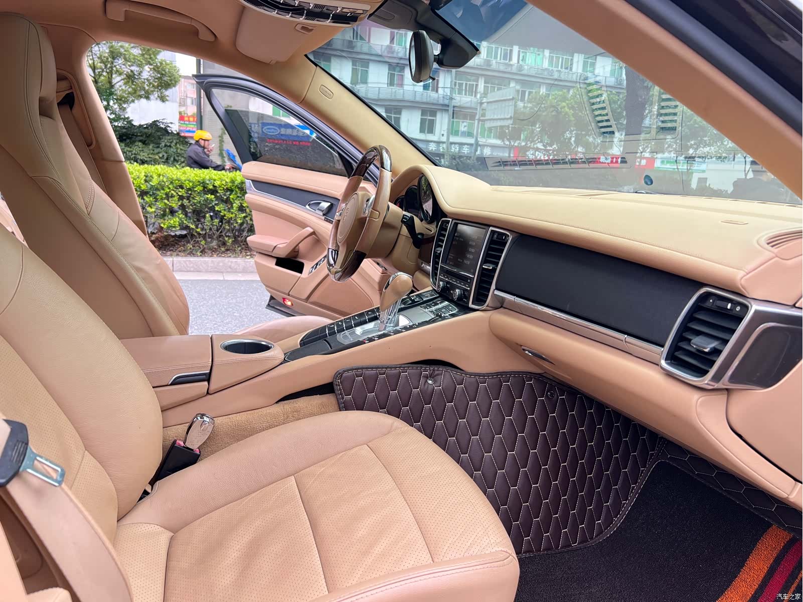Porsche Panamera, 2011 6