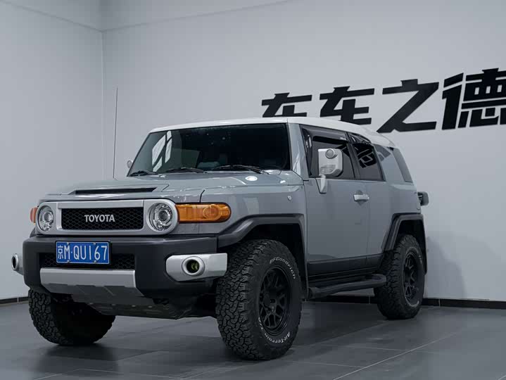 Toyota FJ Cruiser 4.0L 2023