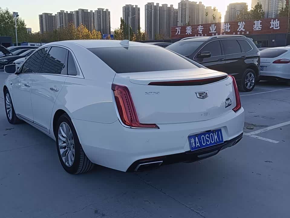 Cadillac XTS