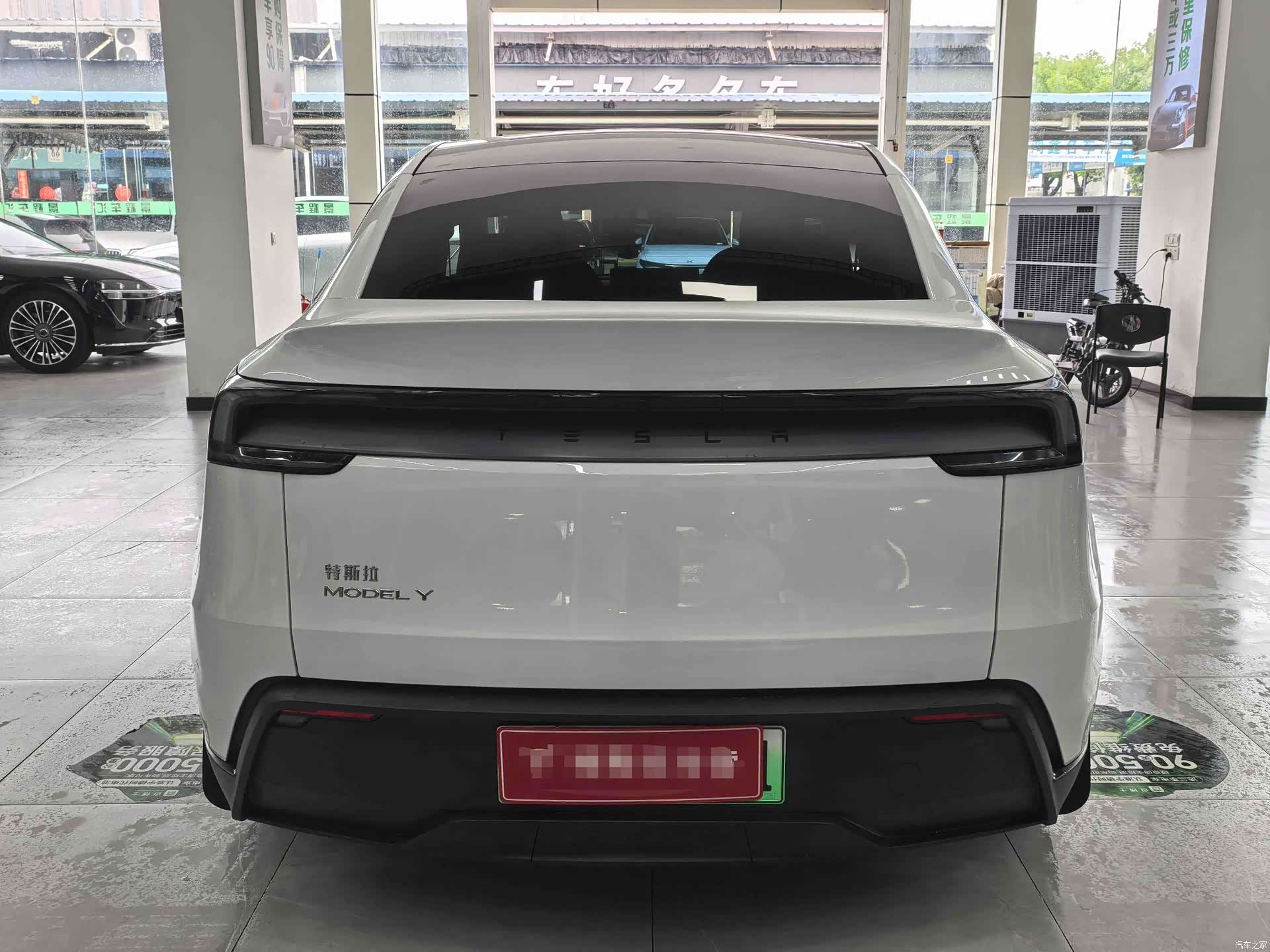 Tesla Model Y, 2025 8