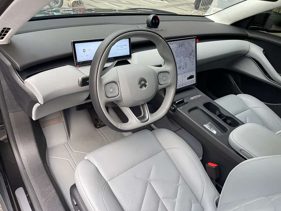 NIO ET5
