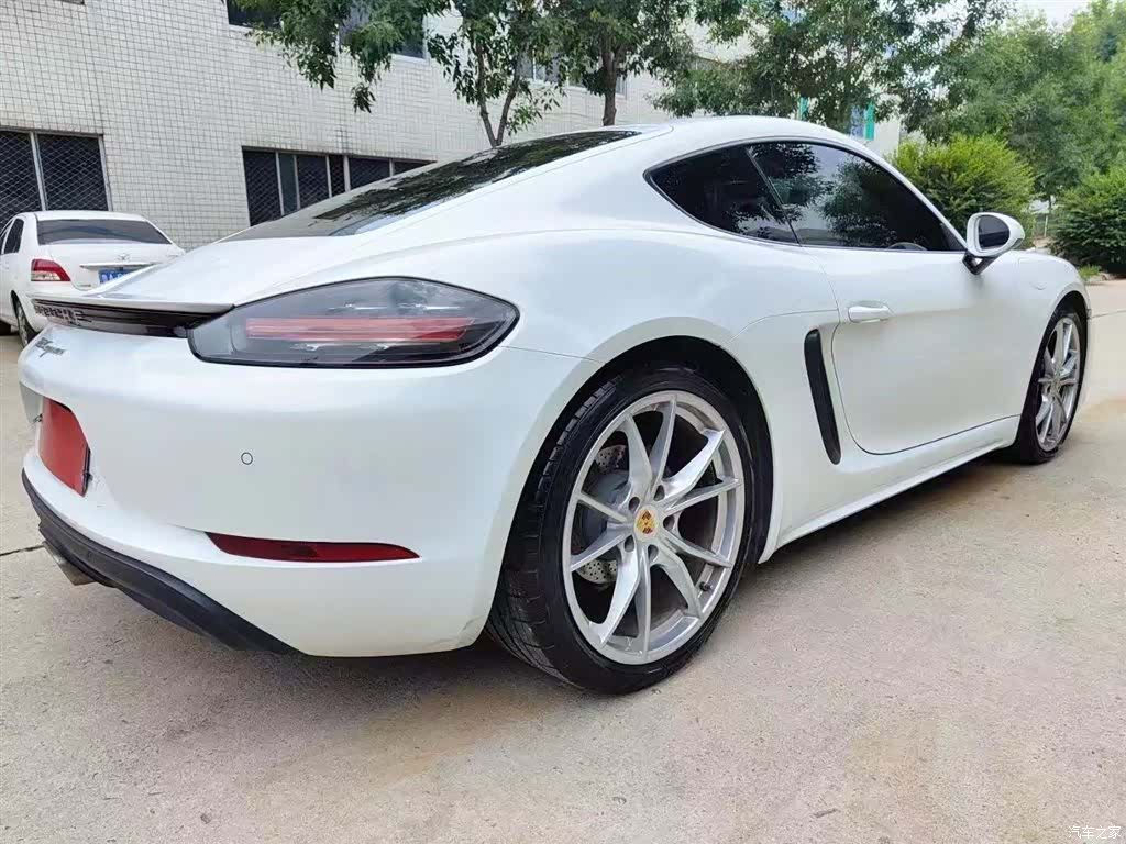 Porsche Cayman, 2020 3