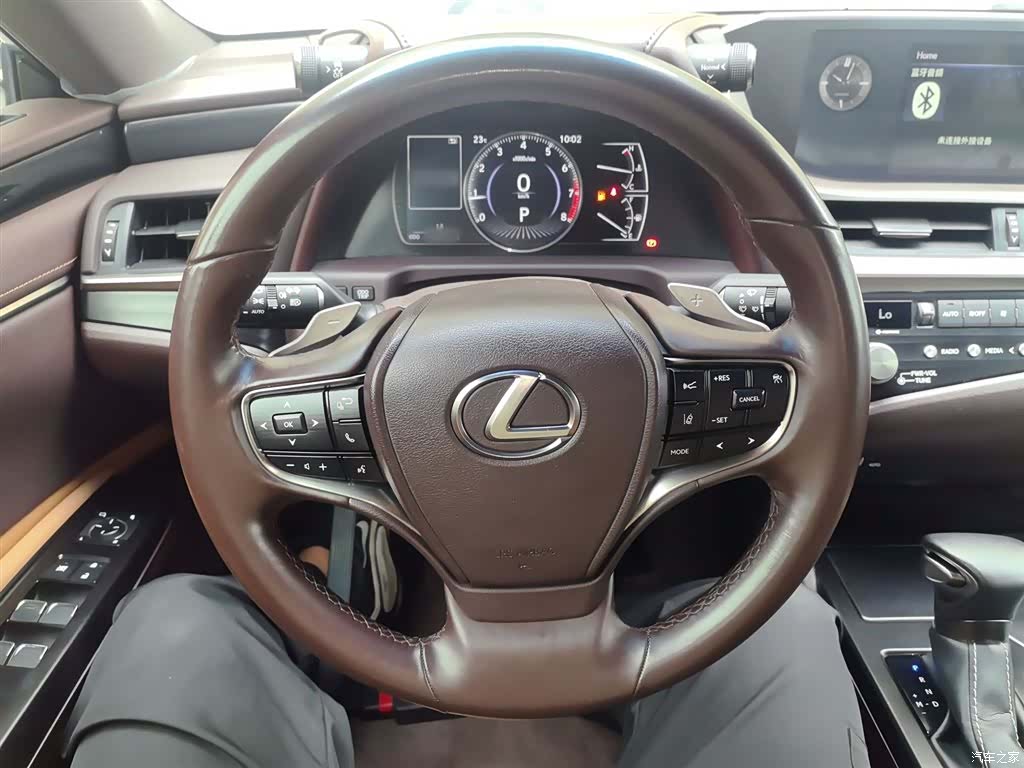 Lexus ES, 2021 3
