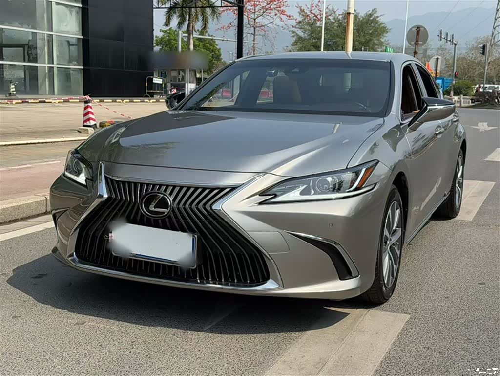 Lexus ES, 2021 23
