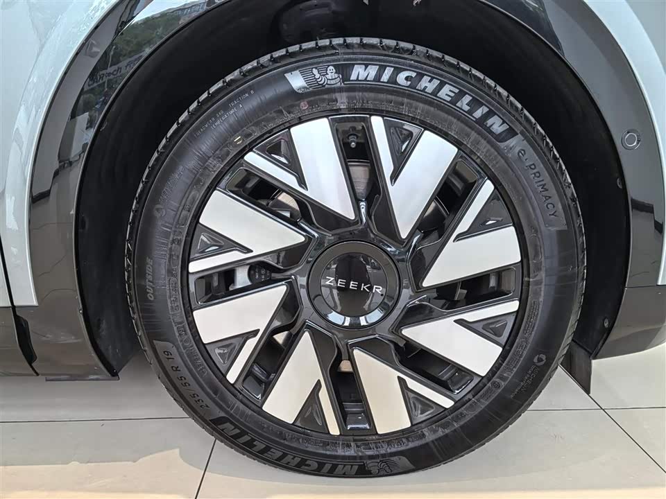 Zeekr MIX