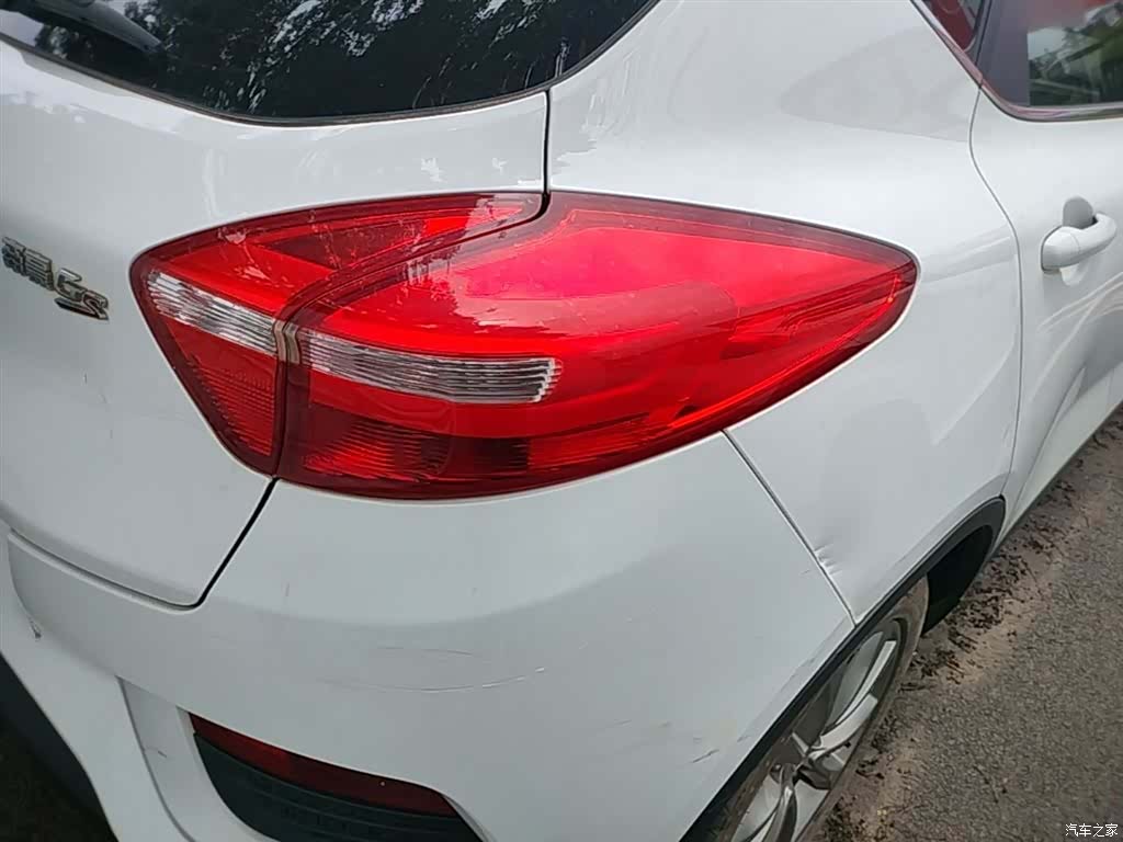 Geely Emgrand, 2016 8
