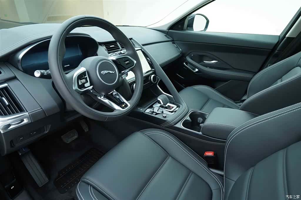 Land Rover E-PACE, 2024 10
