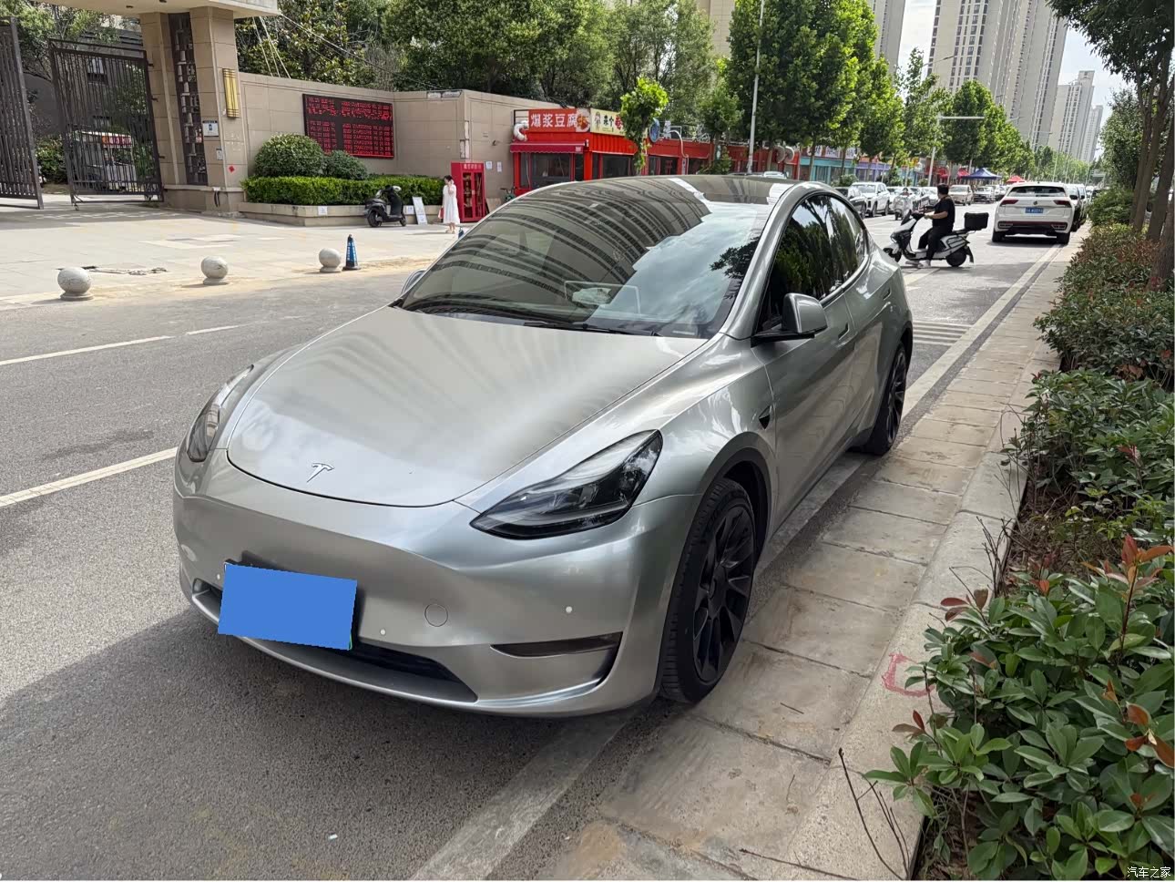 Tesla Model Y, 2021 1