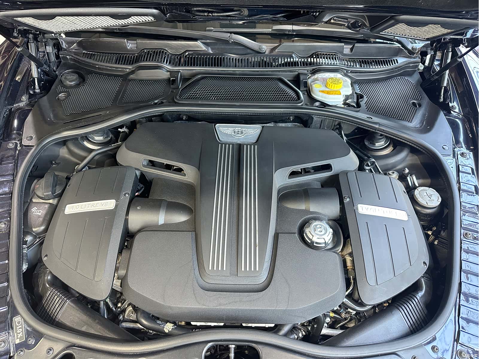 Bentley Flying Spur, 2018 17